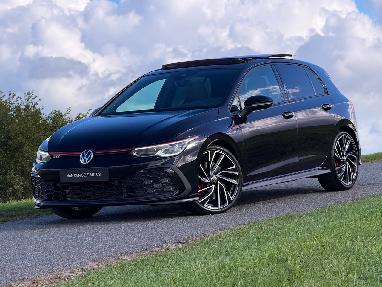 Volkswagen Golf - 8 2.0 TSI GTI 245PK |Pano |Harman/Kardon |IQ Light |Keyless |Sfeer verl |Carplay |Camera | - AutoWereld.nl