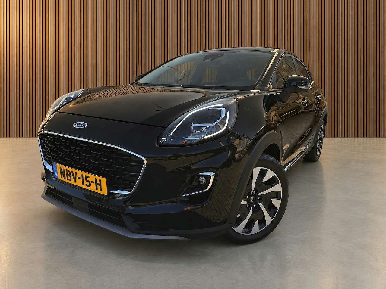 Ford Puma - 1.0 EcoBoost Hybrid Titanium navigatie / stoel verwarming stuur verwarming / 3 stuks op vo - AutoWereld.nl