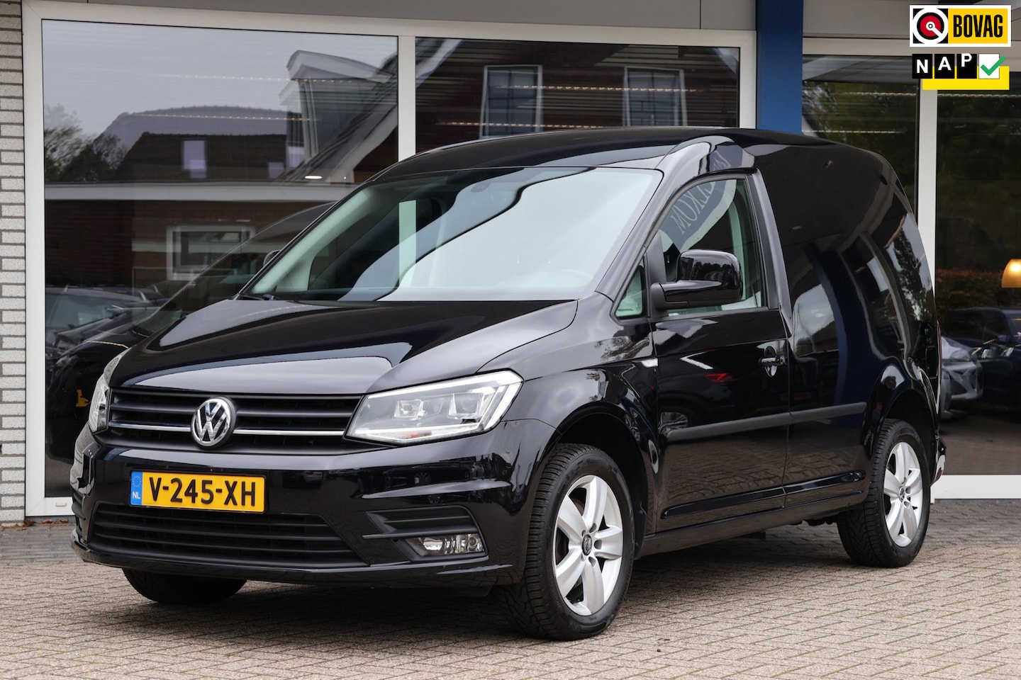 Volkswagen Caddy - 2.0 TDI Automaat MARGE!!! Highline App-connect - AutoWereld.nl