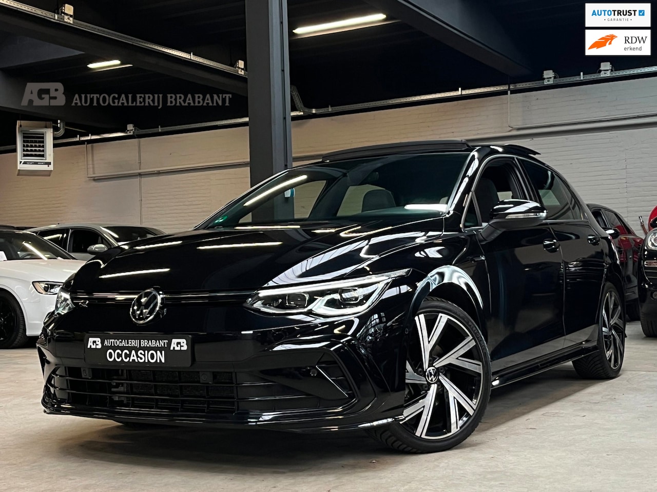 Volkswagen Golf - 1.5 eTSI R-Line #Pano/Standkachel/ACC/Stoelverwarming voor en achter - AutoWereld.nl