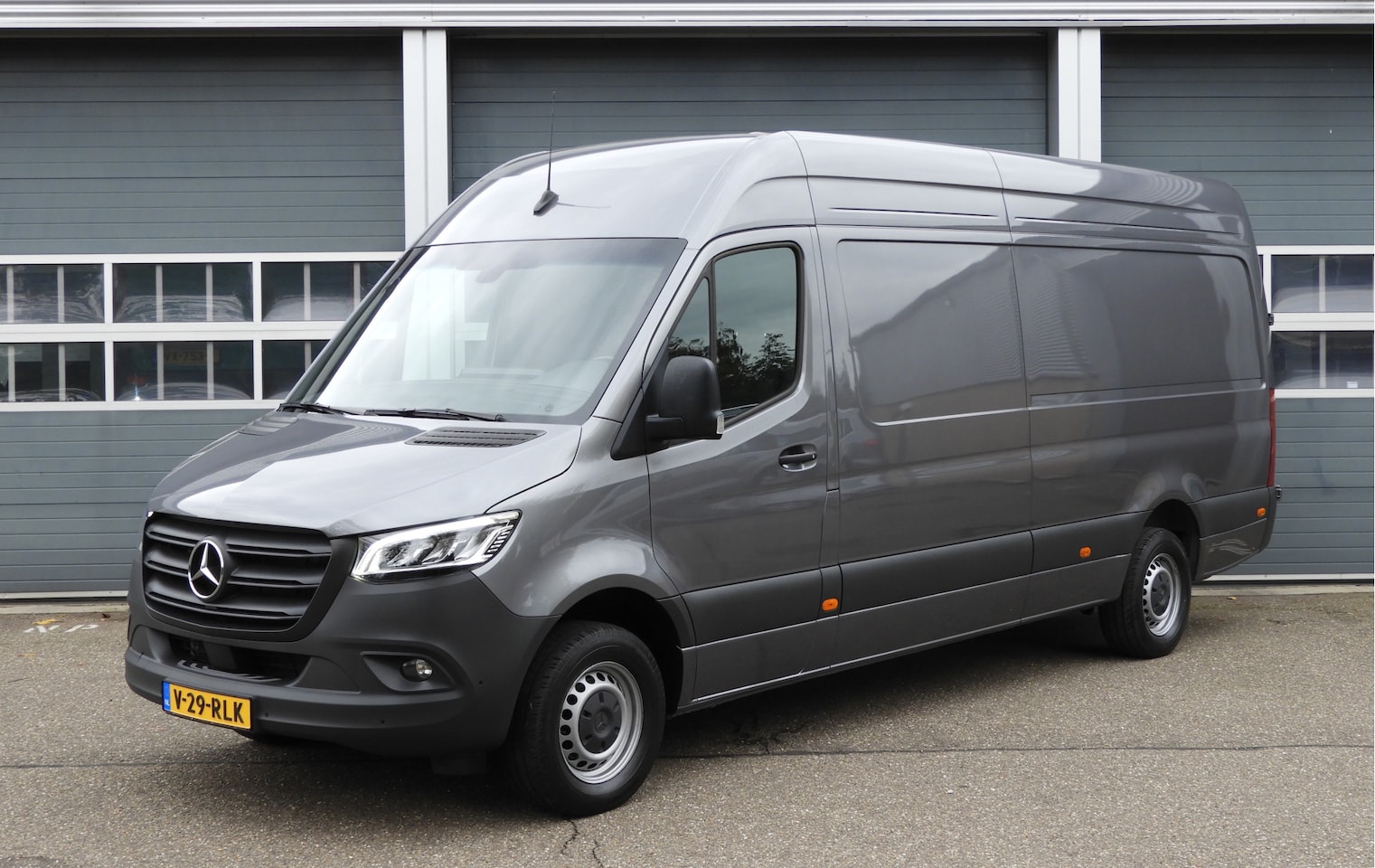 Mercedes-Benz Sprinter - 317 1.9 CDI L3H2 RWD AUT | 3.5t TREKGEWICHT | LED | CAMERA - AutoWereld.nl