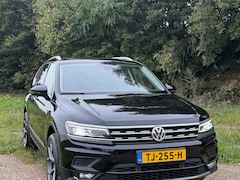 Volkswagen Tiguan Allspace - 1.4 TSI Comfortline Business Massage stoelen, trekhaak , schuif kantel dak