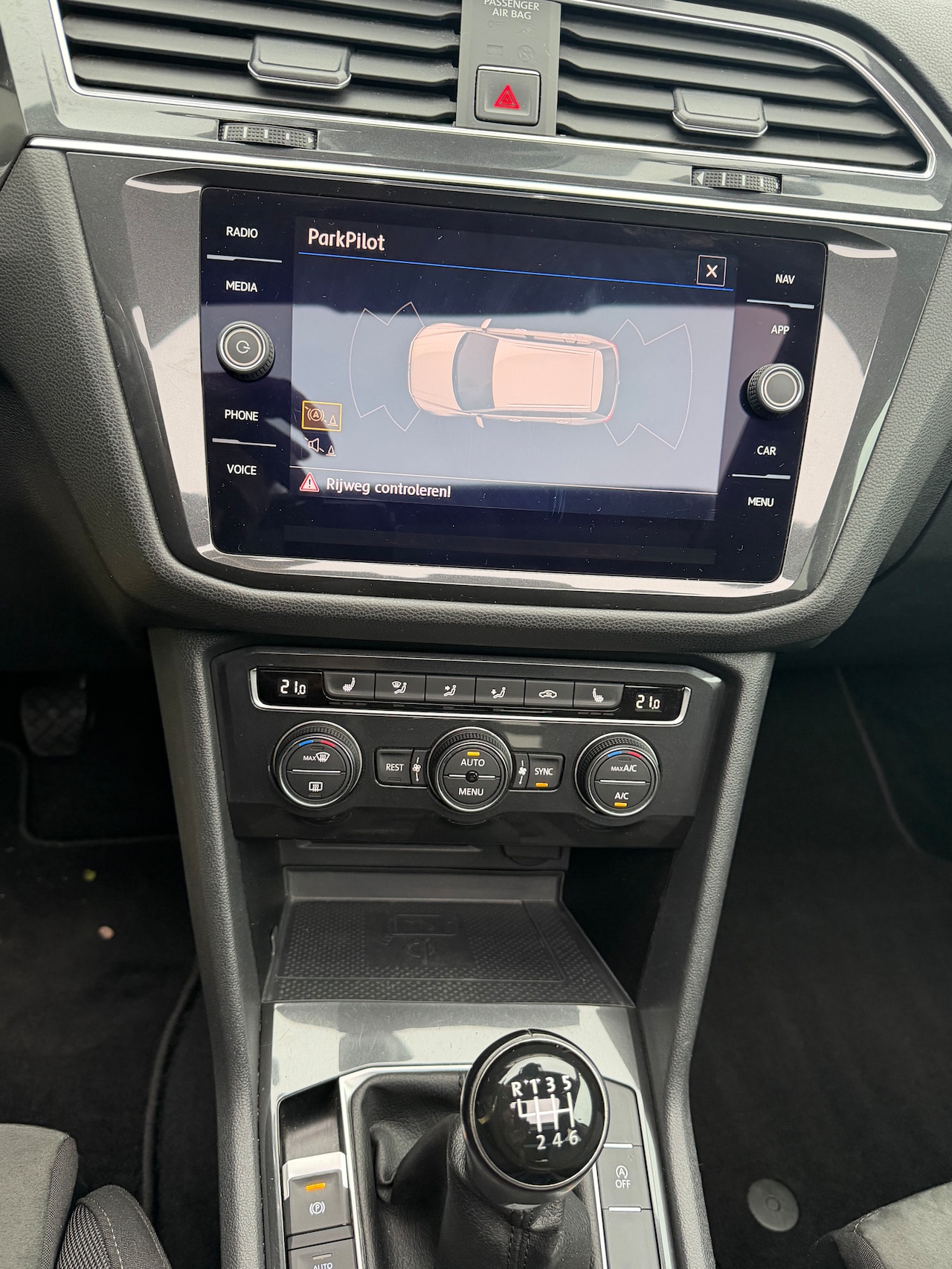 Volkswagen Tiguan Allspace - 1.4 TSI Comfortline Business Massage stoelen, trekhaak , schuif kantel dak