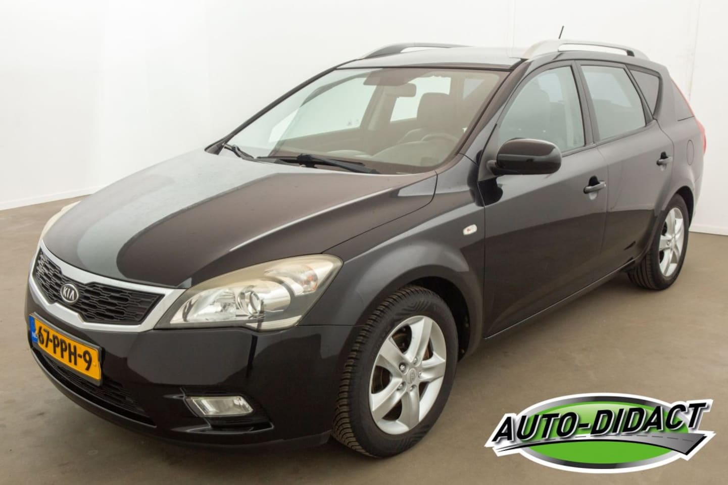 Kia Cee'd - Ceed 1.6 CVVT Clima Navi Camera X-ecutive - AutoWereld.nl