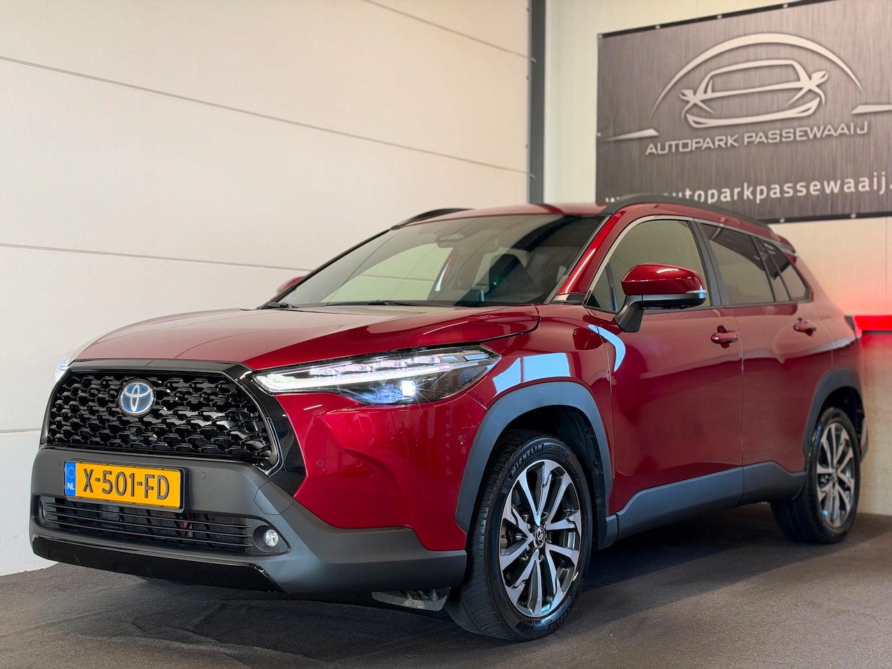 Toyota Corolla Cross - 2.0 High Power Hybrid Launch Edition ACC, Apple Carplay, 360° Camera, JBL, Lederen, Stoelv - AutoWereld.nl