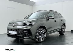 Volkswagen Tiguan - 1.5 eHybrid R-Line Edition | 204 PK | SoH 100% | Trekhaak wegklapbaar | Adaptive Cruise Co