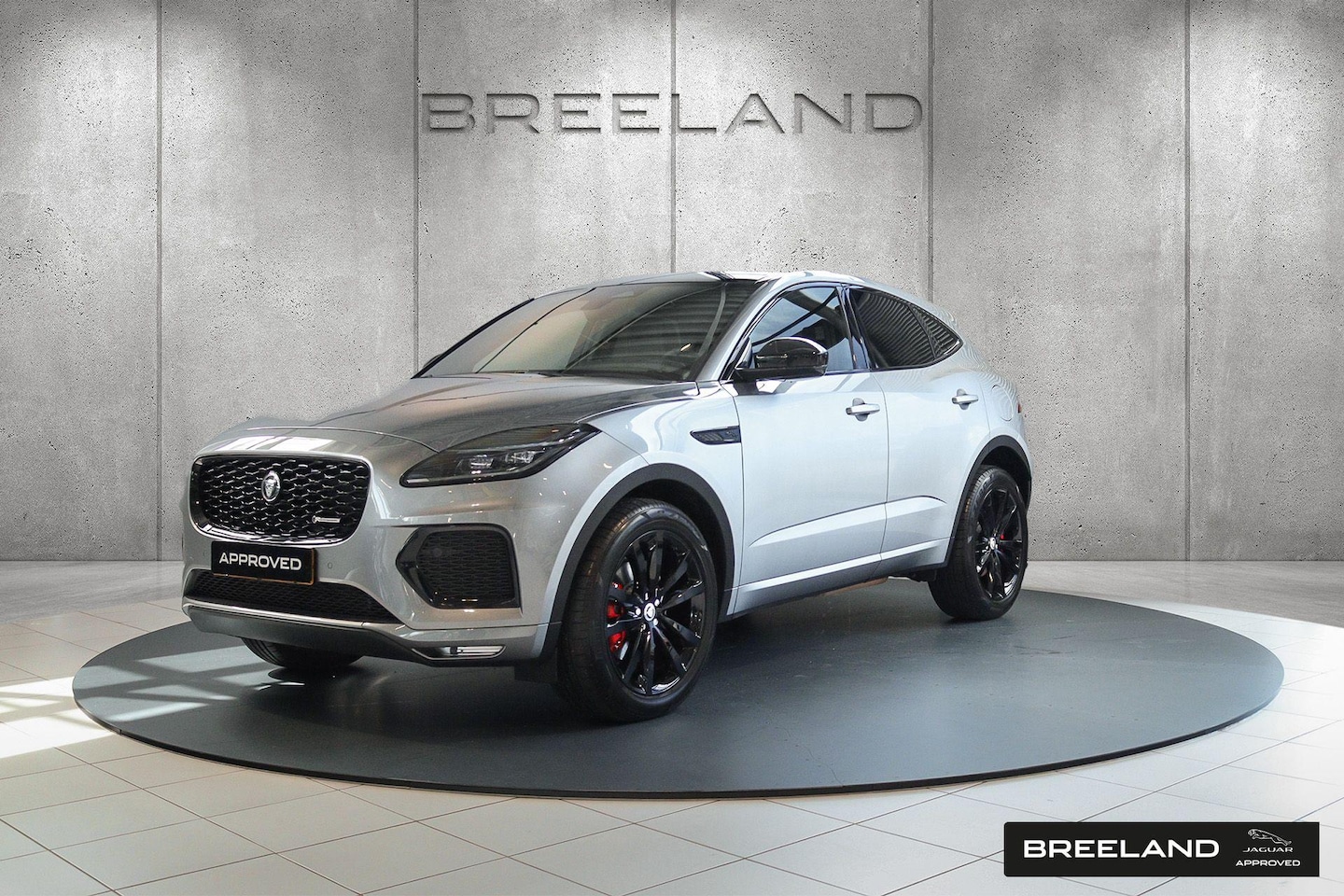 Jaguar E-Pace - P300e AWD R-DYNAMIC HSE -PANO.DAK | HUD - AutoWereld.nl