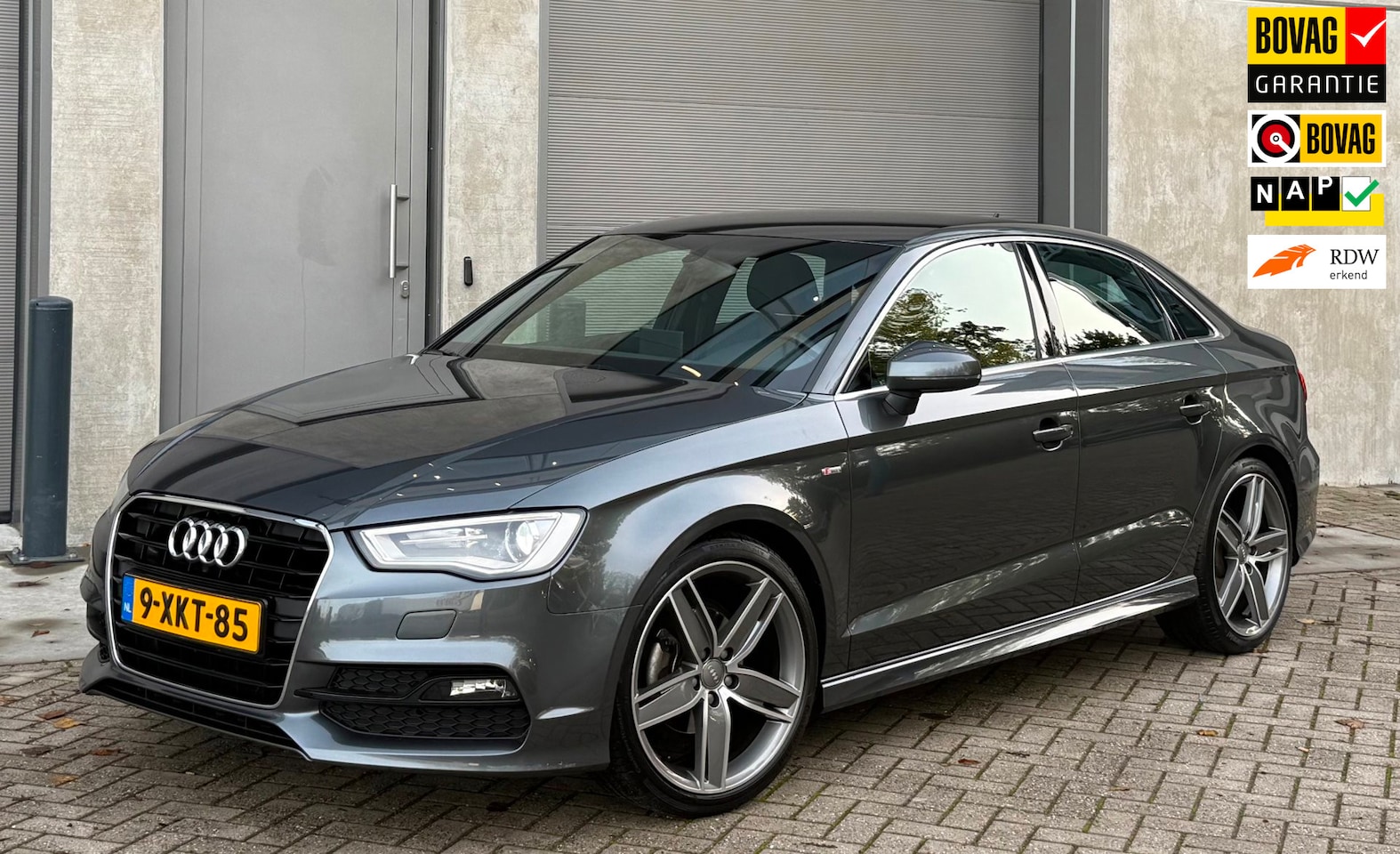Audi A3 Limousine - 1.4 TFSI CoD S Line 3X Grijs AUT|1E EIG - AutoWereld.nl