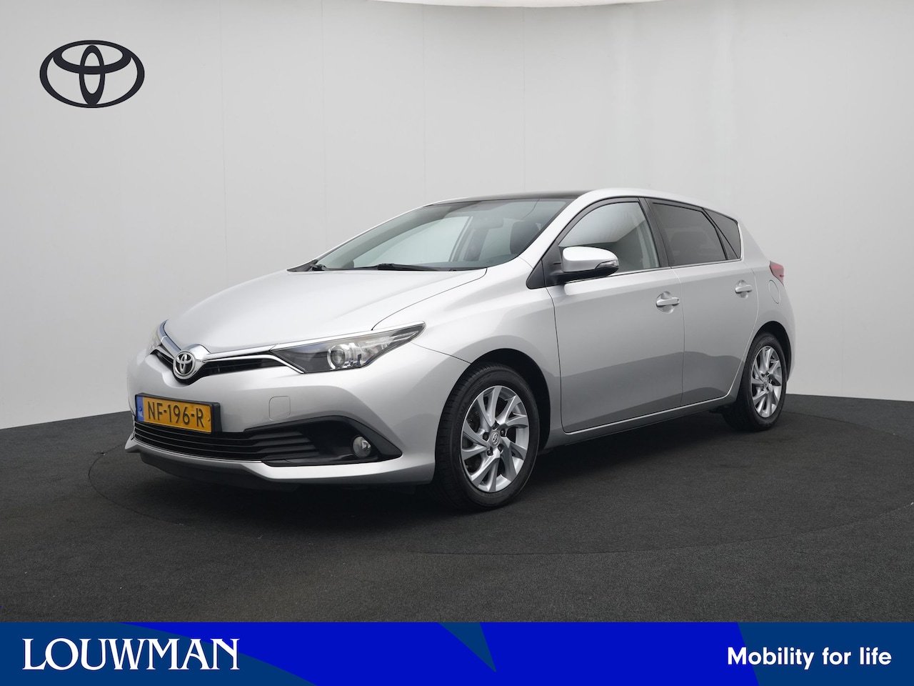 Toyota Auris - 1.2T Trend | NL Auto | Navigatie | Panorama dak | - AutoWereld.nl