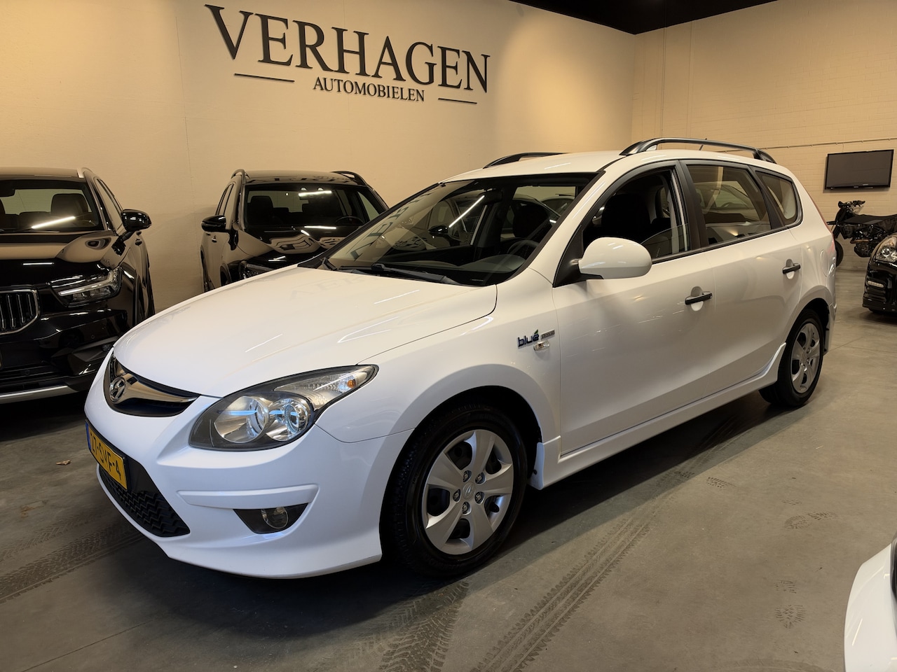 Hyundai i30 CW - 1.4i i-Drive Cool Airco Nieuwe APK - AutoWereld.nl