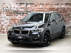 BMW X1 - sDrive20i High Executive Sport Line Automaat / Head-up Display / Achteruitrijcamera / HiFi