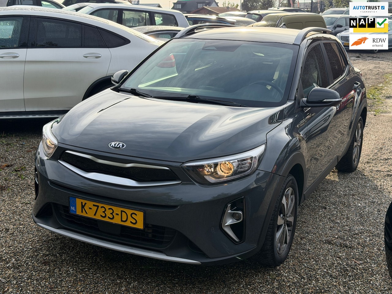 Kia Stonic - 1.0 T-GDi MHEV DynamicPlusLine Camera Carplay StuurAssist PDC LMV Nando Grey - AutoWereld.nl