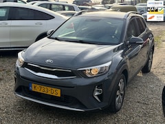 Kia Stonic - 1.0 T-GDi MHEV DynamicPlusLine Camera Carplay StuurAssist PDC LMV Nando Grey