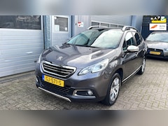 Peugeot 2008 - 1.2 PureTech Style-Panorma-Navi-Clima-Cruise