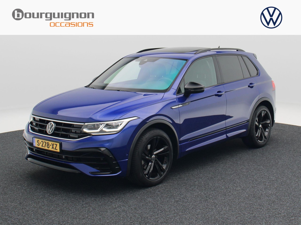 Volkswagen Tiguan - 1.5 TSi 150 Pk Automaat R-Line Business | Black Style | Trekhaak | Panoramadak | Camera | - AutoWereld.nl
