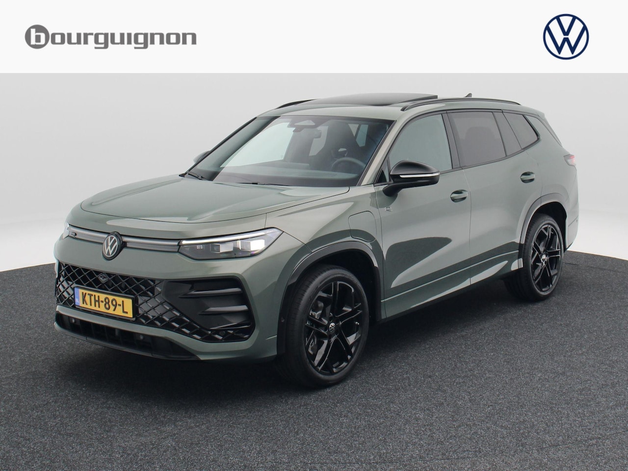 Volkswagen Tayron - 1.5 eHybrid R-Line Edition | Trekhaak | Panoramadak | Black Style | Head-up Display | - AutoWereld.nl