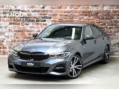 BMW 3-serie - Sedan 318i Executive M Sport Pakket Automaat / Live Cockpit Professional / M Sportonderste