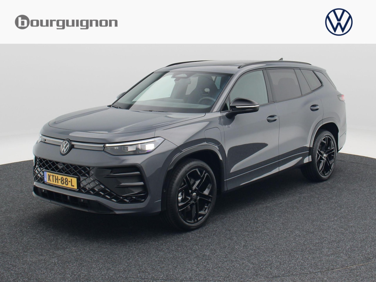 Volkswagen Tayron - 1.5 eHybrid R-Line Edition | Trekhaak | Panoramadak | Black Style | Head-up Display | - AutoWereld.nl