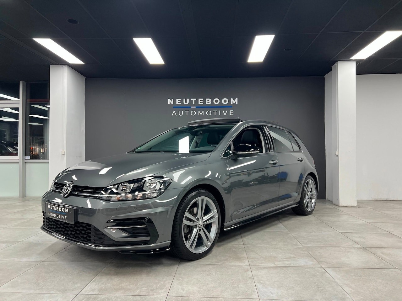 Volkswagen Golf - 1.5 TSI R-LINE|ACC| Stoelv.|Carplay|Pano - AutoWereld.nl