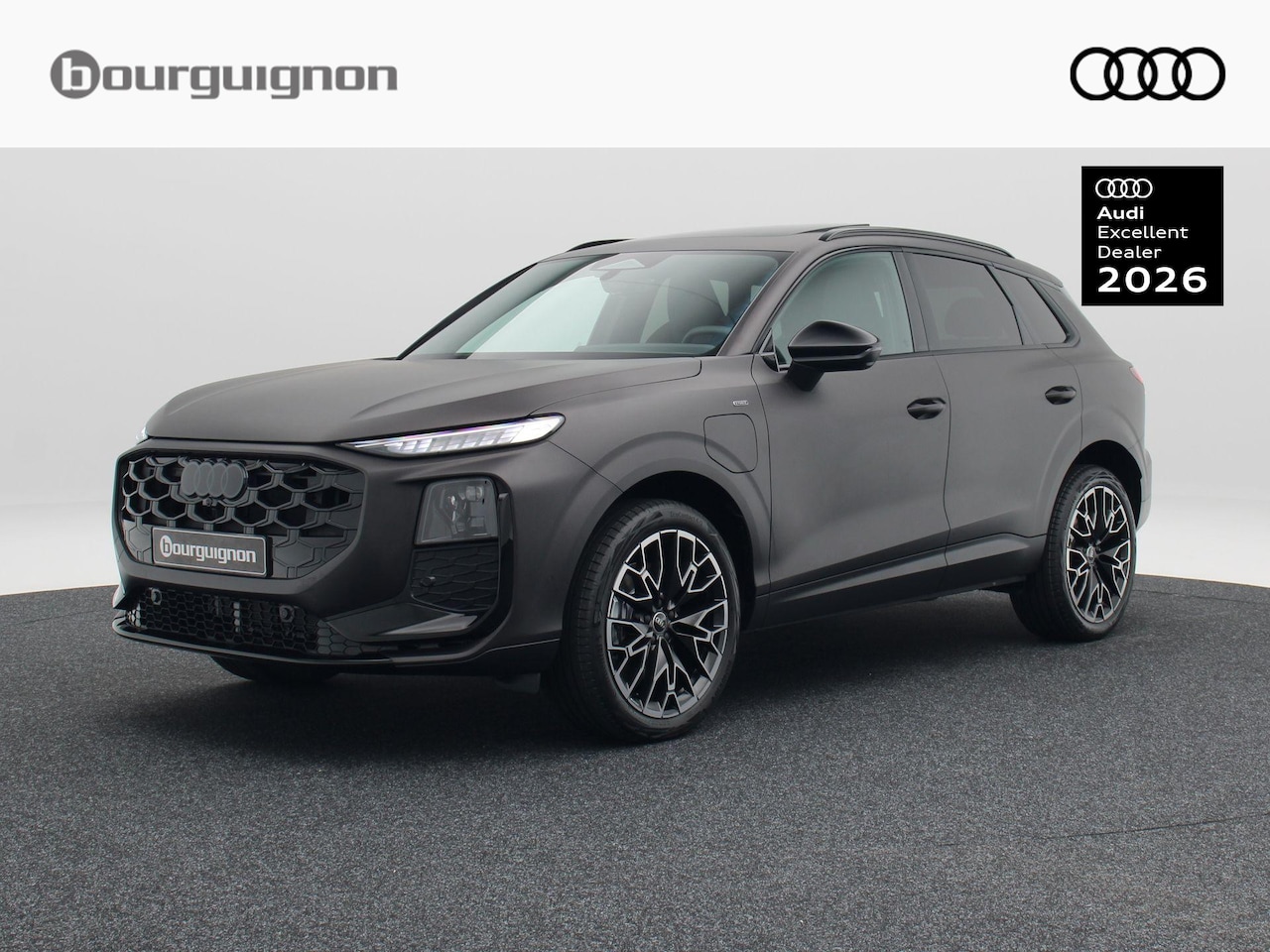Audi Q3 - S edition e-hybrid | 272 PK | Exclusive Kleur | Panoramadak | Trekhaak | 20 inch velgen | - AutoWereld.nl
