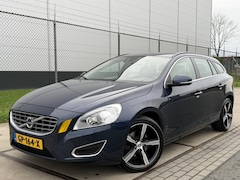 Volvo V60 - 2.0 D4 163PK / Summum Edit. / Trekhaak / 2011 / Cruise / NW APK
