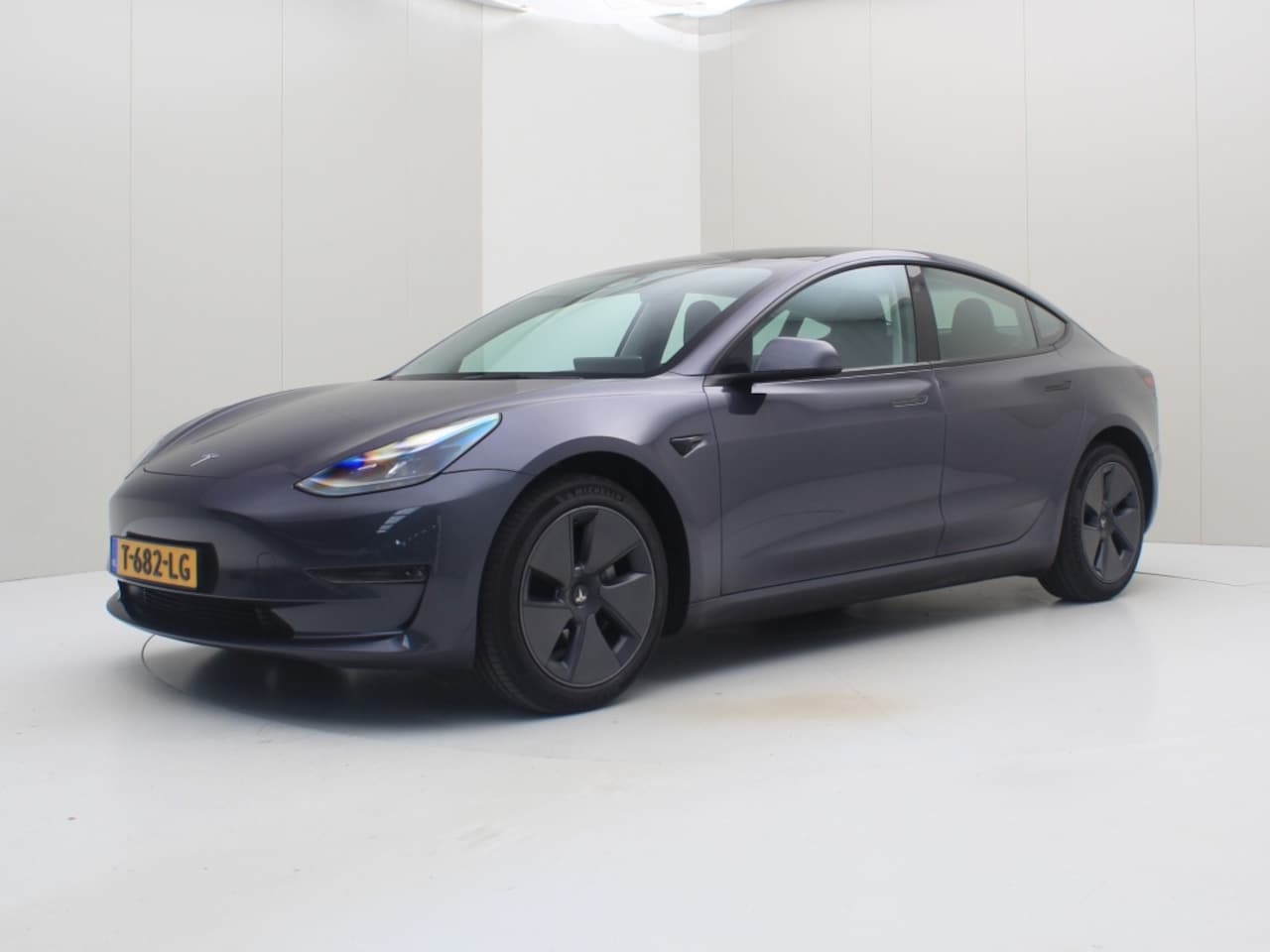 Tesla Model 3 - Long-Range Dual Motor AWD Tesla Model 3 Long-Range AWD 351pk 75 kWh 97.5% SoH UPGRADE [ TR - AutoWereld.nl