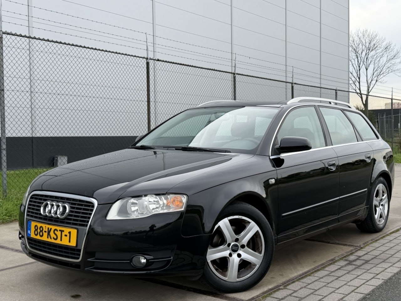 Audi A4 Avant - 1.6 102PK / 2006 / ESP / Radio / Airco - AutoWereld.nl