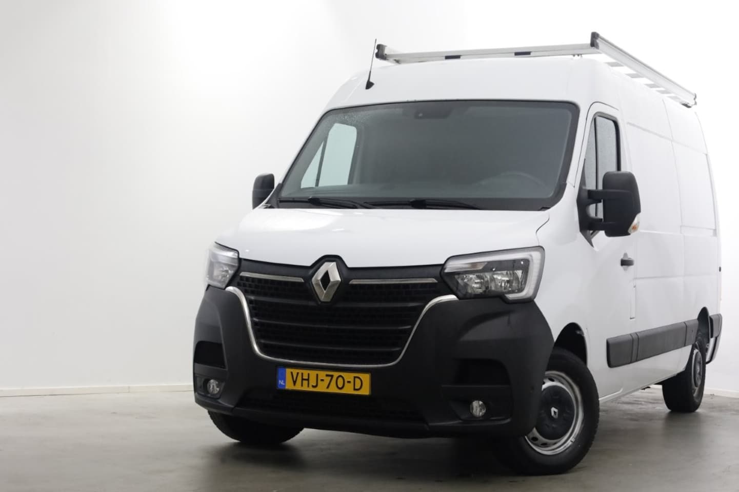 Renault Master - T35 2.3 dCi 135pk L2H2 Airco/Camera/Imperiaal 10-2020 - AutoWereld.nl