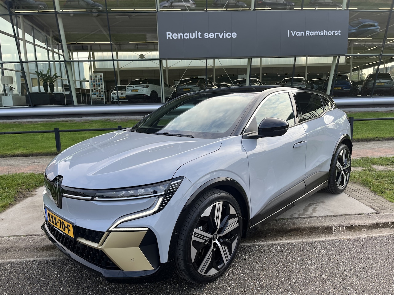 Renault Mégane E-Tech - EV60 Optimum Charge Iconic / 220PK / 360 Camera / Winter pakket / Harman Kardon / Warmtepo - AutoWereld.nl