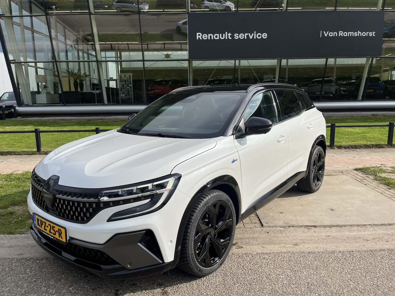 Renault Austral - 1.2 E-Tech full hybrid 200PK iconic esprit Alpine / 4-Control / Elek. Achterklep / 360 Cam - AutoWereld.nl