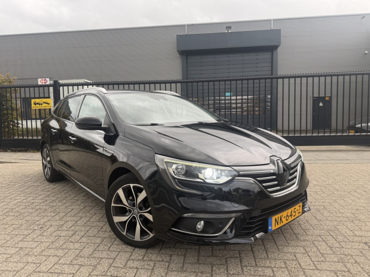 Renault Mégane Estate - 1.5 dCi Bose AUTOMAAT|Leer|Camera 2017 - AutoWereld.nl