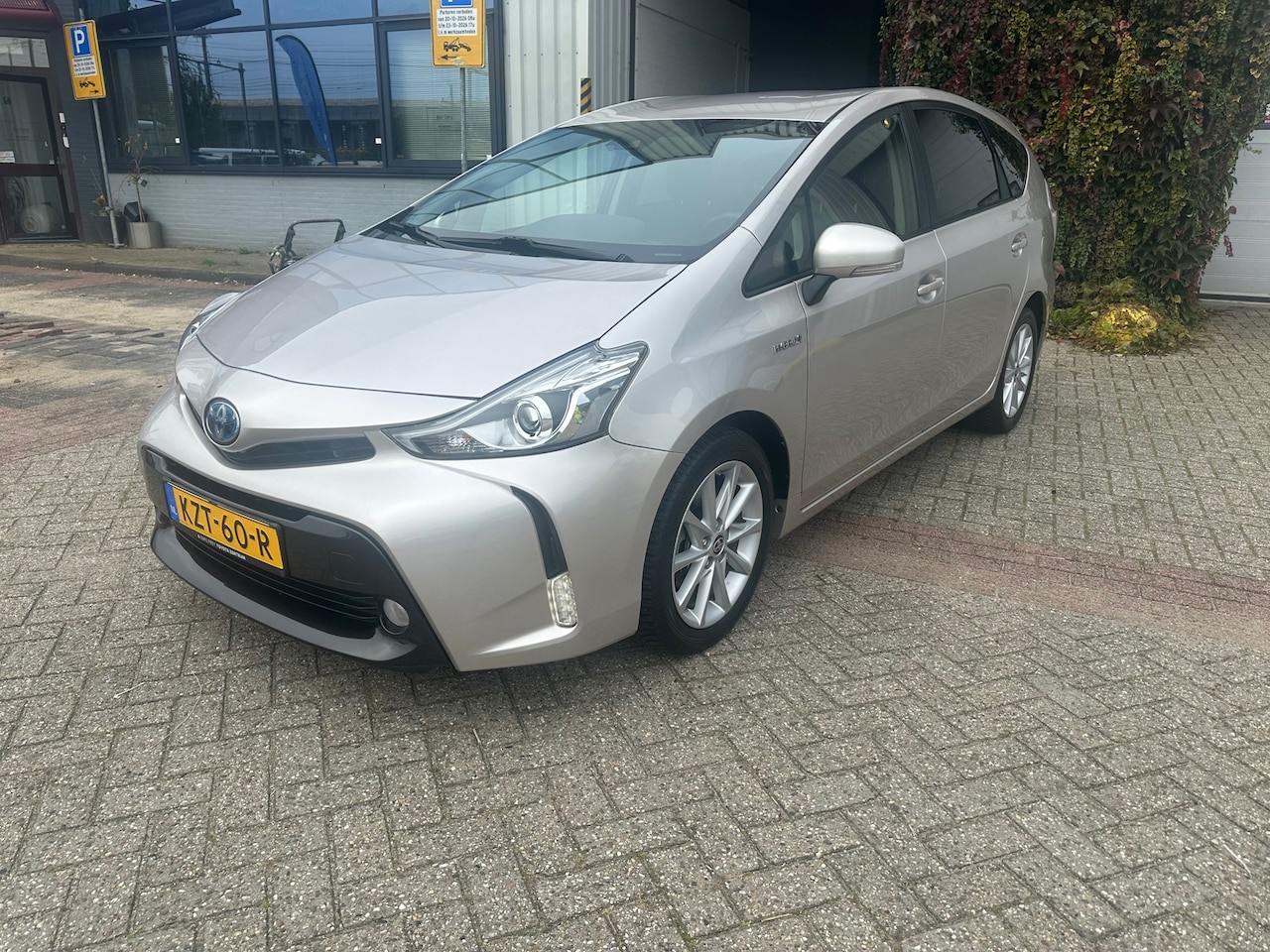 Toyota Prius - 1.8 Dynamic 1.8 Dynamic , Dealer onderhoud. Nette Auto. 1. Hand - AutoWereld.nl