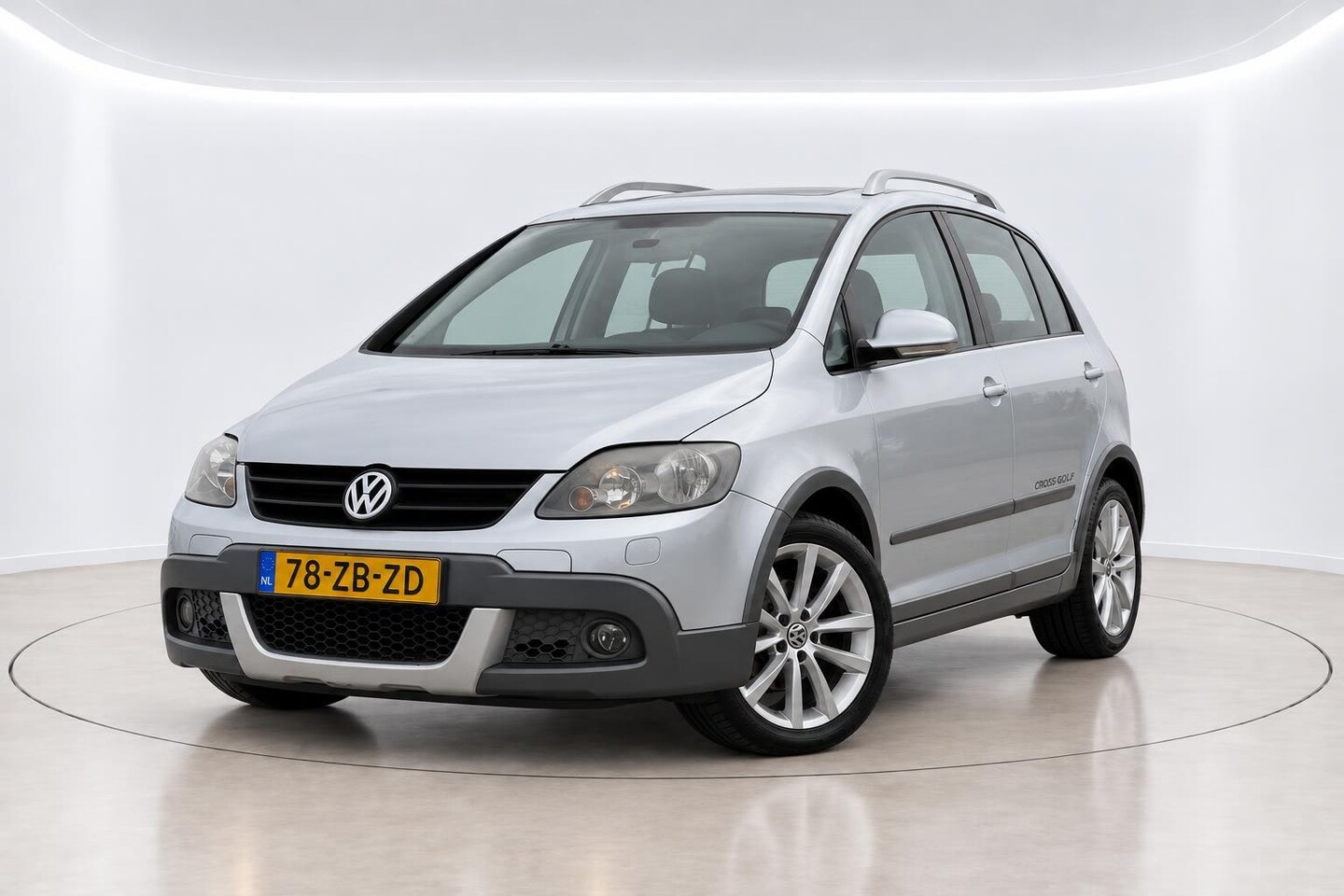 Volkswagen Golf - 1.4 TSI Cross | LMV | ECC | Android/Carplay - AutoWereld.nl