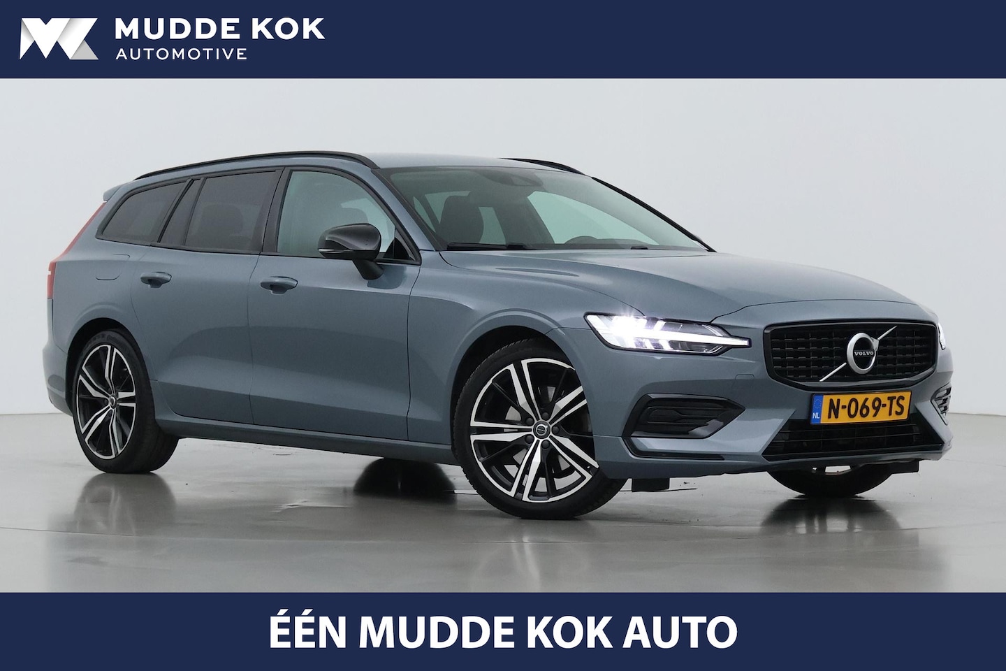 Volvo V60 - 2.0 B3 Momentum Advantage | Trekhaak | Camera | Cruise Control | Navigatie | Verwarmbare V - AutoWereld.nl