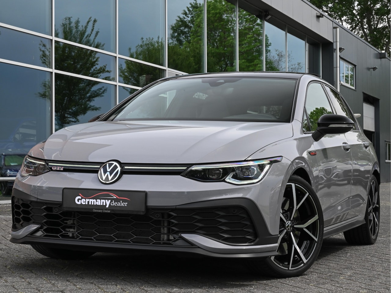 Volkswagen Golf - 2.0TSI 300PK GTI Clubsport Pano Harman/Kardon Head-Up 19-Inch IQ-Light VOL! - AutoWereld.nl