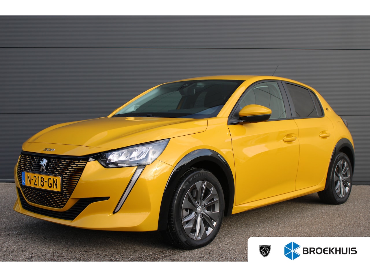 Peugeot e-208 - EV Active Pack 50 kWh | Fase 3 laden | SOH 97,13% | Navigatie | Apple carplay | NL auto | - AutoWereld.nl
