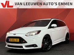 Ford Focus Wagon - 2.0 EcoBoost ST-3 | Leer | Camera | Stoelverwarming