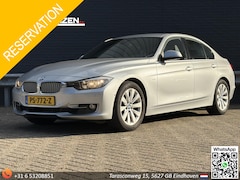 BMW 3-serie - 320i High Executive | Head-Up Display | Leder | Climate | Camera |