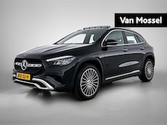 Mercedes-Benz GLA-Klasse - 250 e Star Edition | Navigatie | Camera | Panoramadak | Trekhaak | 26.000km |