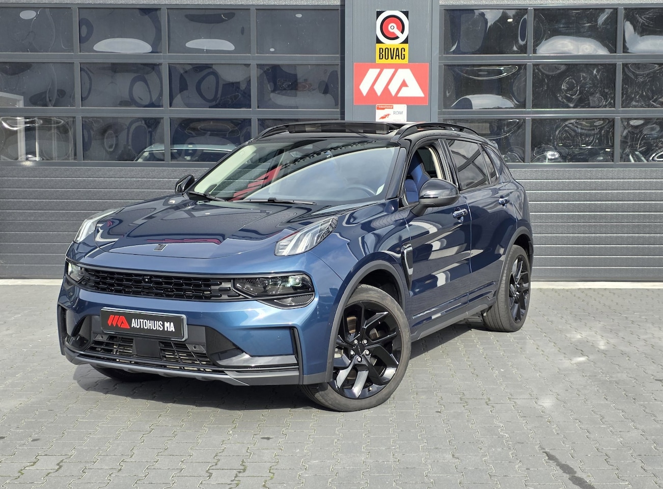 Lynk & Co 01 - 1.5 Black Edition Panoramadak|360° Camera|ACC|Stoelverwarming|Navi|Carplay - AutoWereld.nl