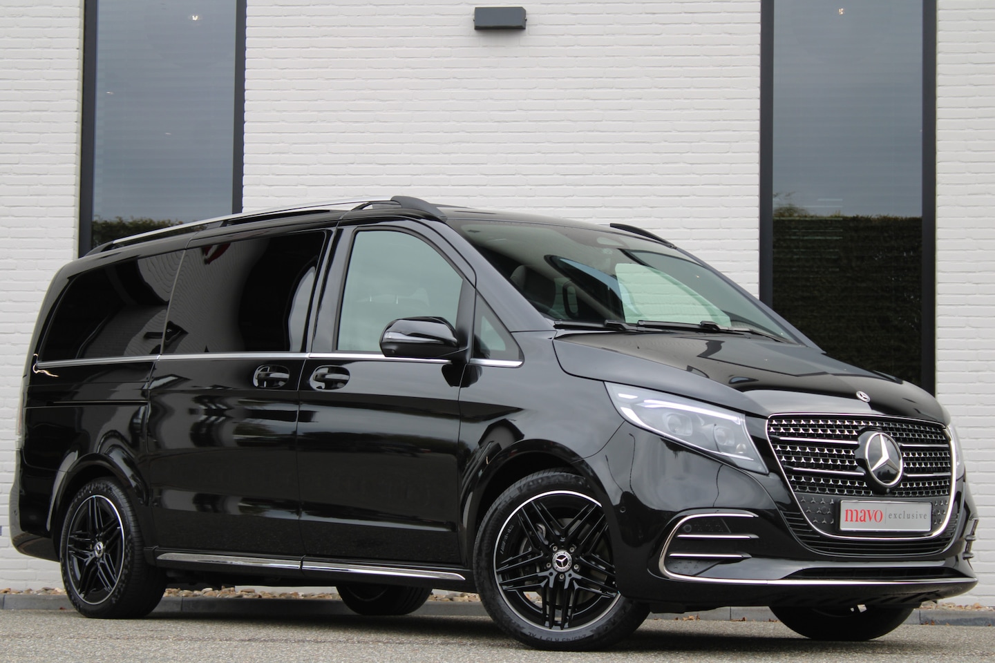 Mercedes-Benz V-klasse - 300d / AMG / DC / Exclusive / 4-Matic / Pano / Luchtv / Elec Stoel / Burmester / Vol Optie - AutoWereld.nl