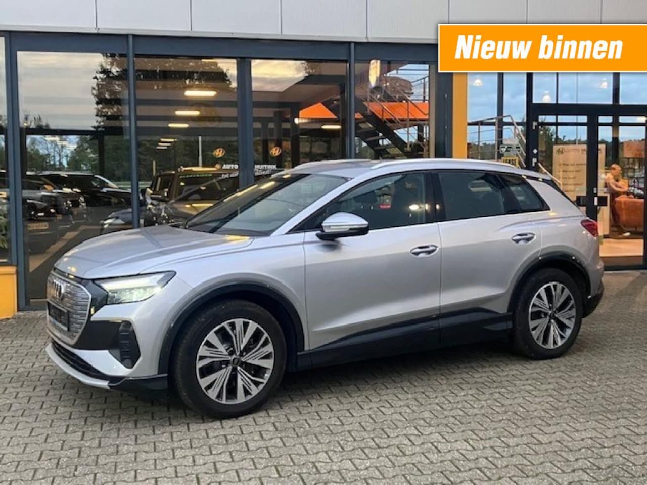 Audi Q4 e-tron - 40  Advanced 77 kWh - camera - navi - apple/android - electr trekhaak - stoelverw - AutoWereld.nl
