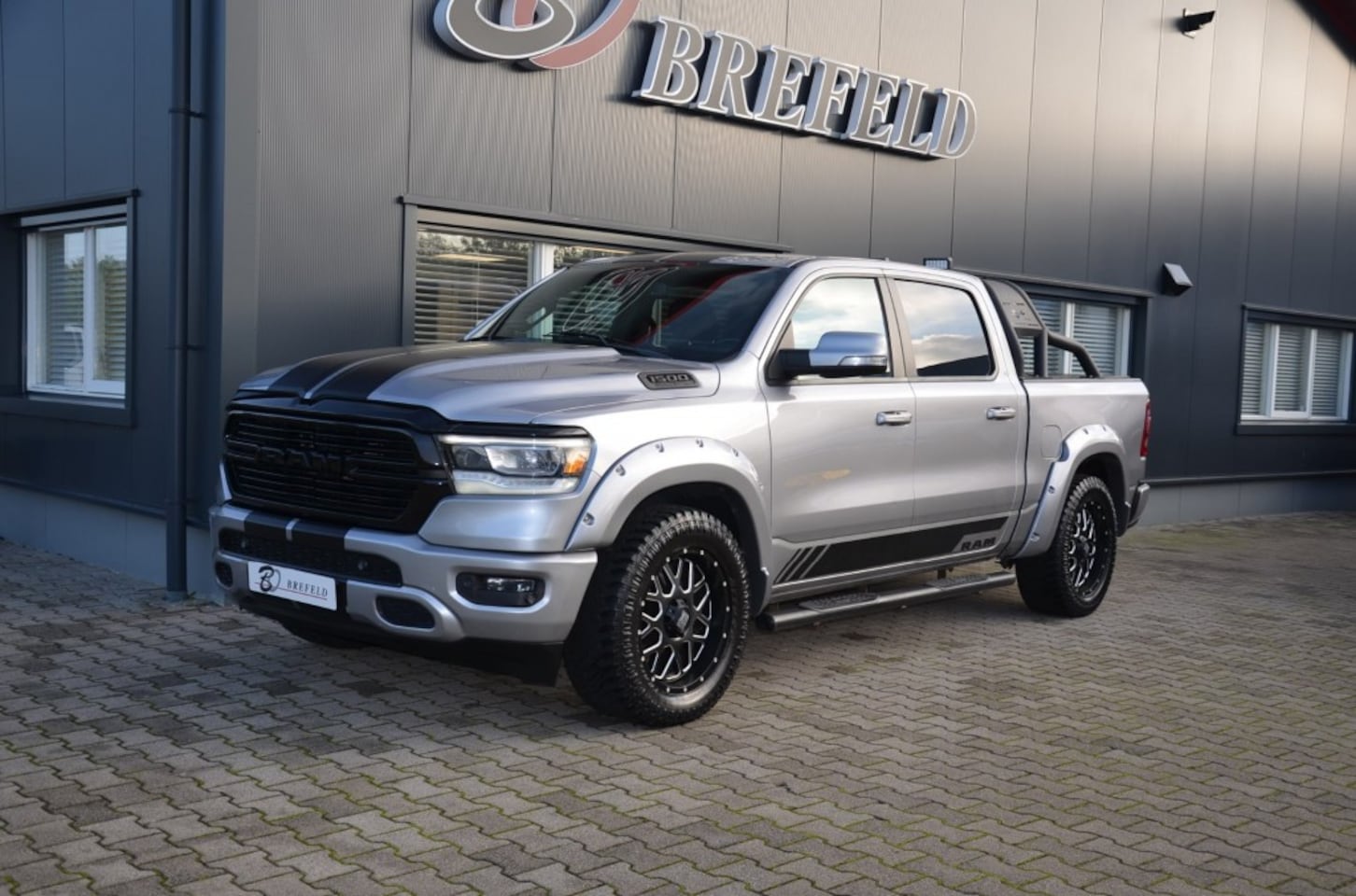Dodge Ram 1500 - Ram 1500 5.7 Autm Hemi  400pk - AutoWereld.nl