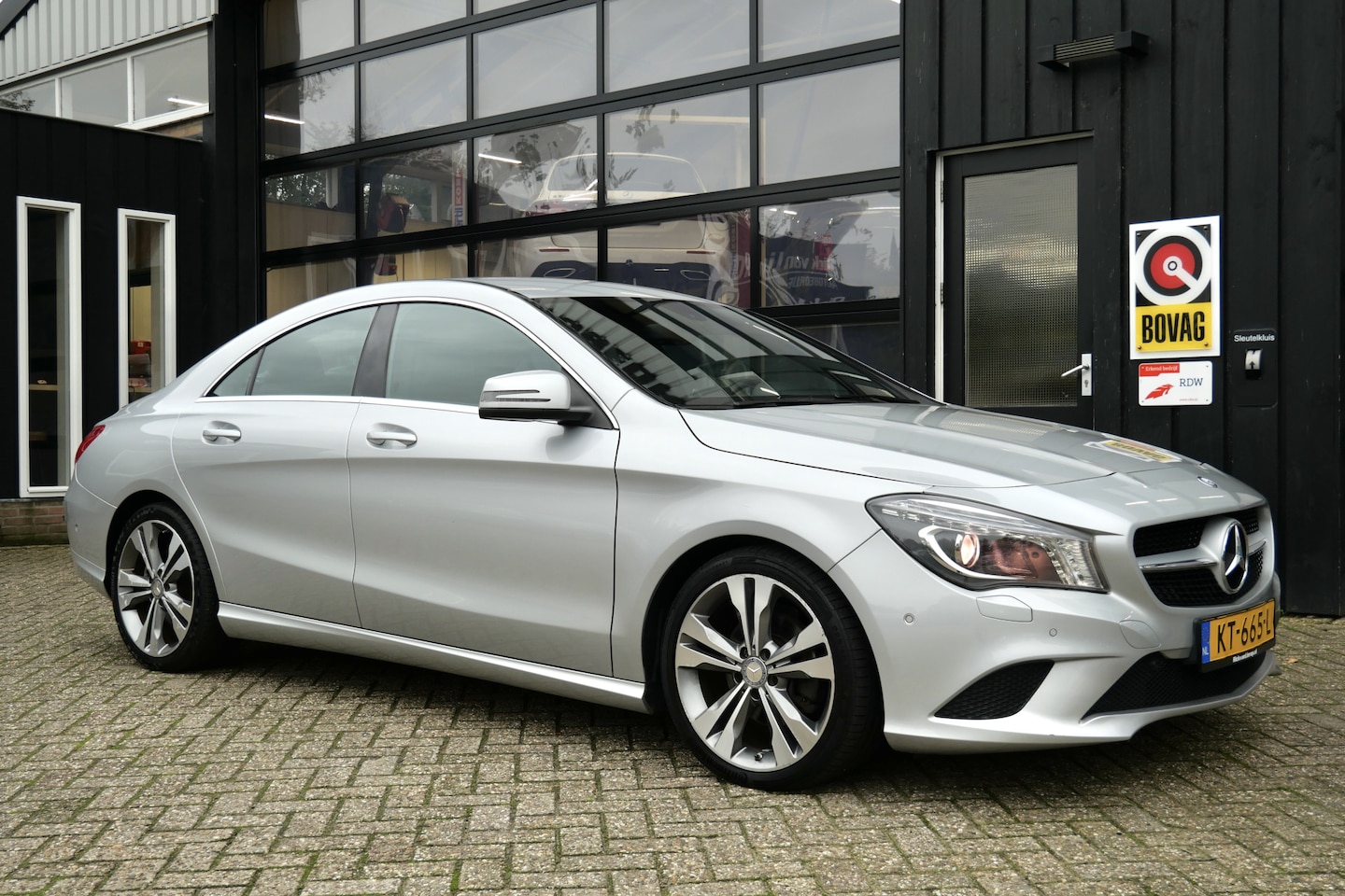 Mercedes-Benz CLA-Klasse - 180 Edition 1 | Navi | Cruise | 18'' | Stoelverwarming | Half Leder - AutoWereld.nl