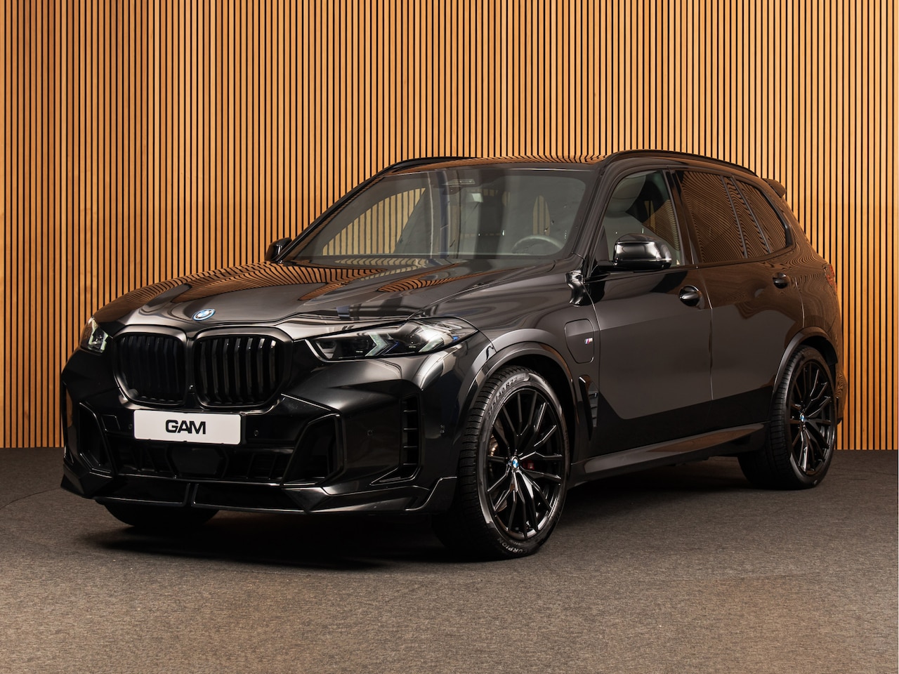BMW X5 - xDrive50e M-SPORT | 22" | SKYLOUNGE | B/W | MASSAGE - AutoWereld.nl