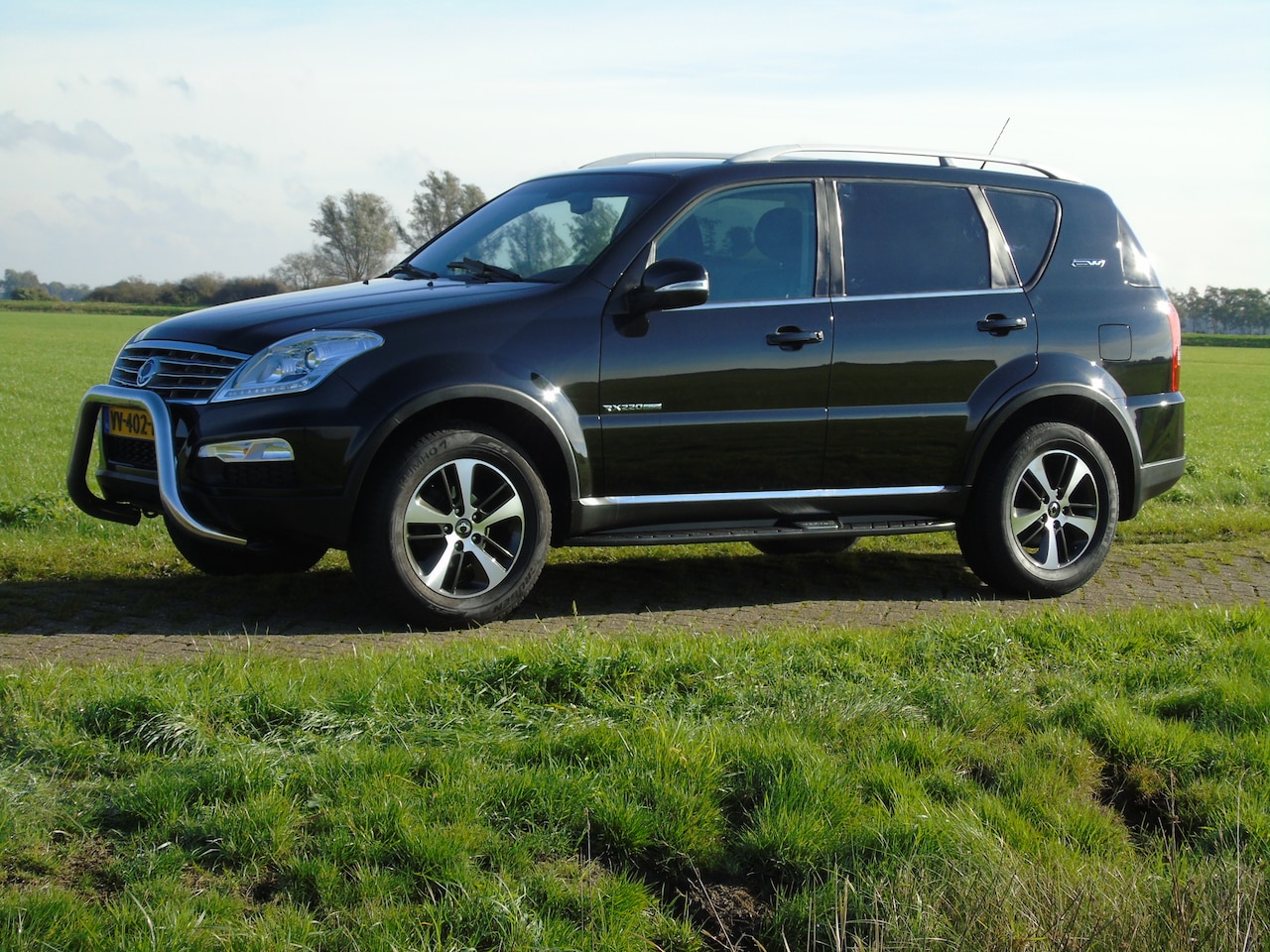SsangYong Rexton - RX 220 e-XDI Sapphire HD - AutoWereld.nl