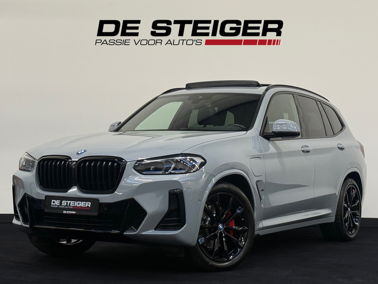 BMW X3 - XDrive30e High Executive M Sport Pano Leder Headup Trekhaak 292 PK - AutoWereld.nl
