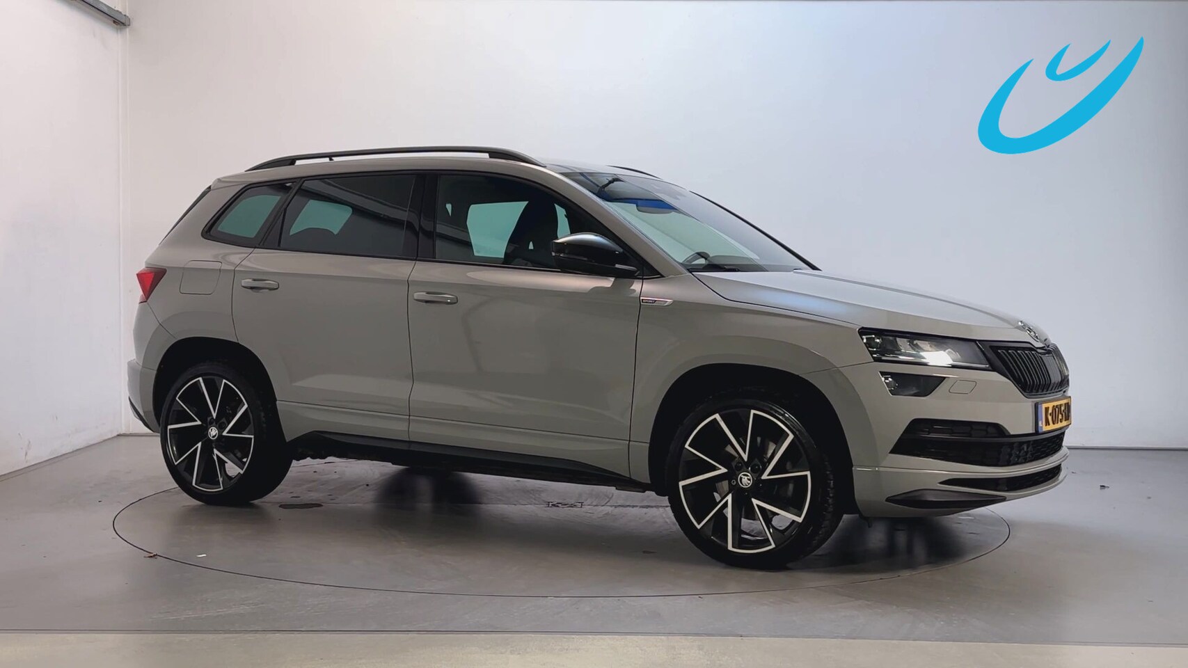 Skoda Karoq - 1.5 TSI DSG ACT Sportline Business Sfeerverlichting Stoelverwarming Adaptive Cruise DAB+ - AutoWereld.nl