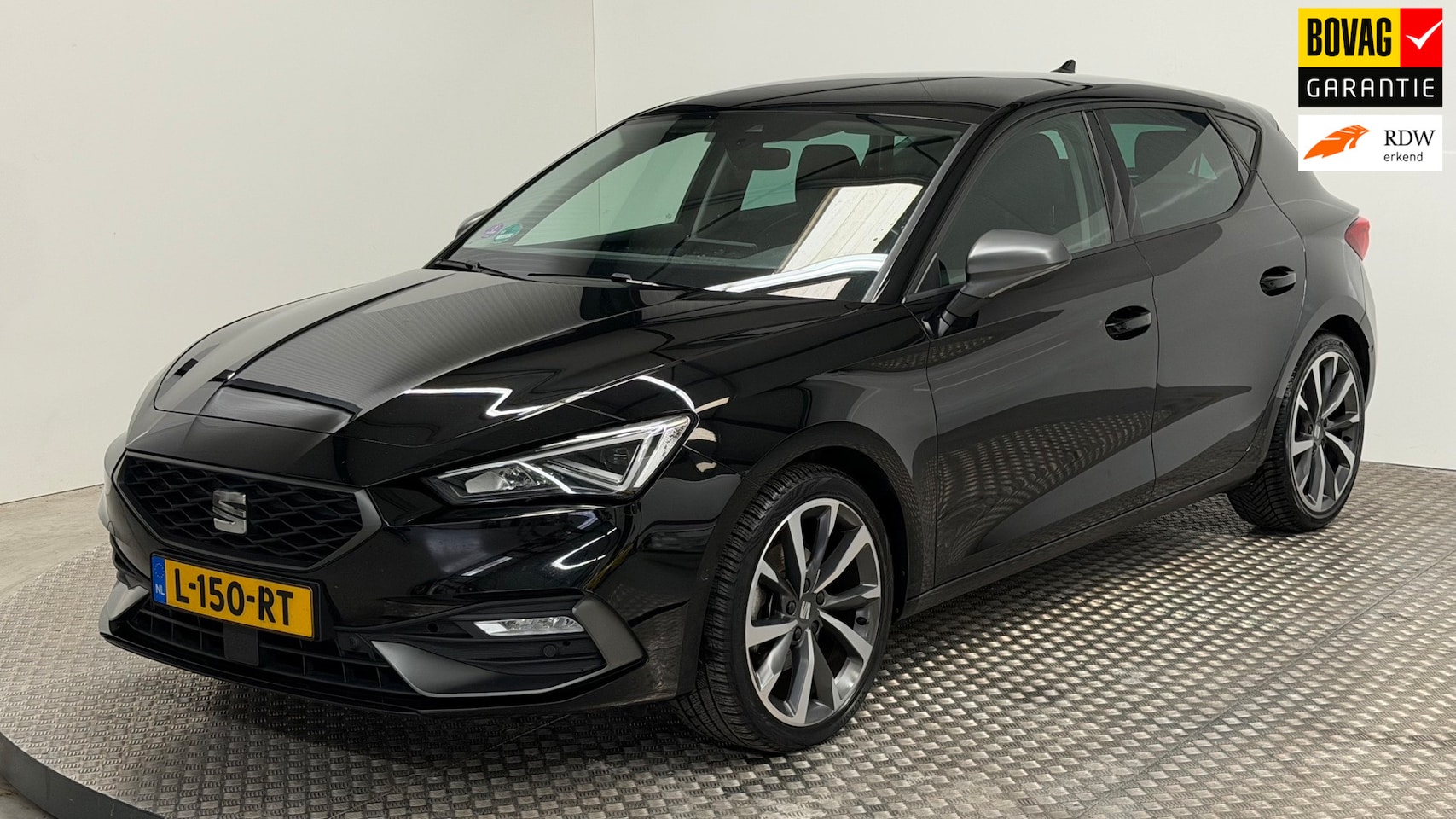 SEAT Leon - 1.5 eTSI FR Launch Edition benzine automaat parkeersensoren camera carplay navigatie cruis - AutoWereld.nl