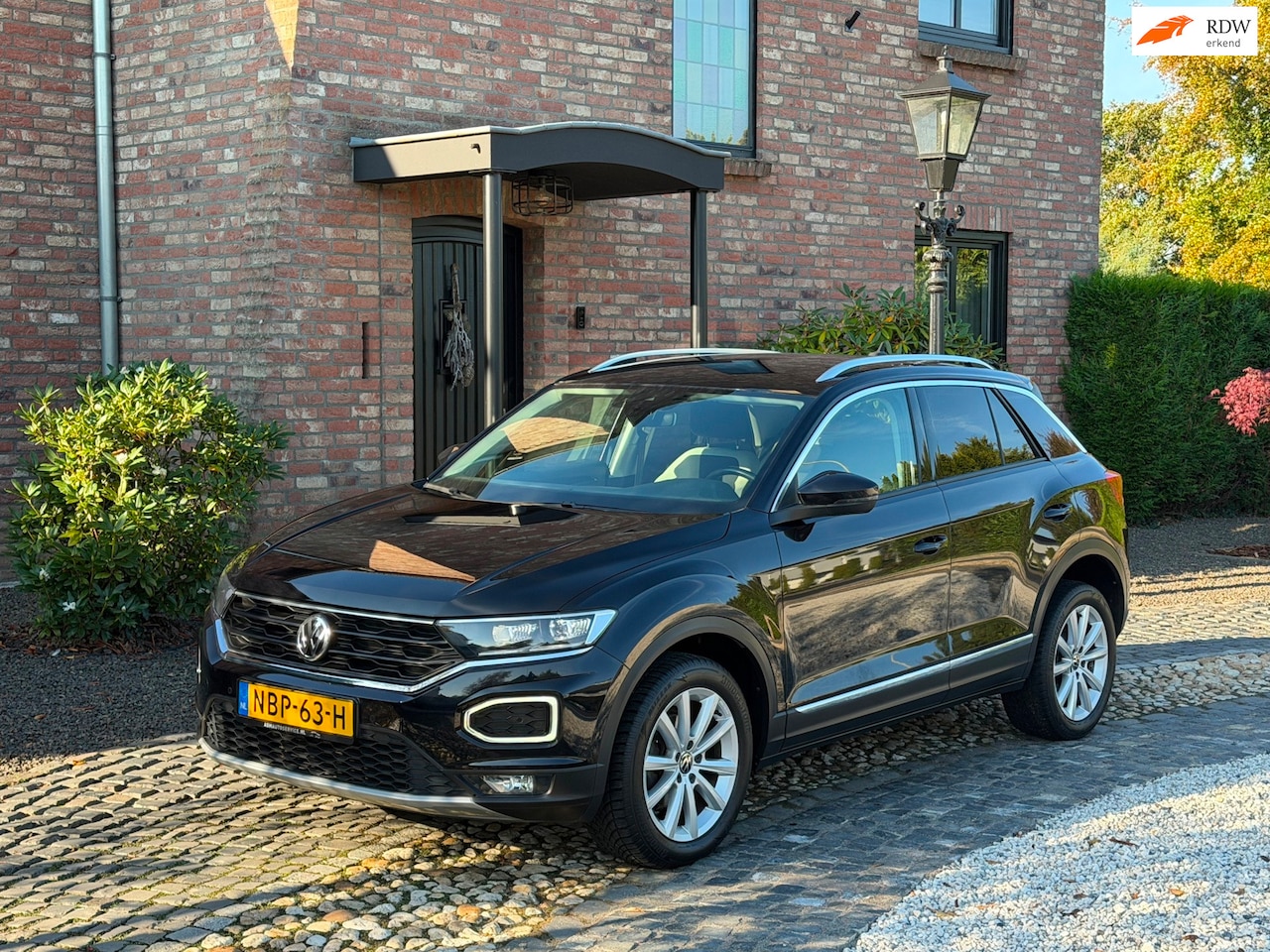 Volkswagen T-Roc - 1.5 TSI Sport virtueel cockpit Clima - AutoWereld.nl